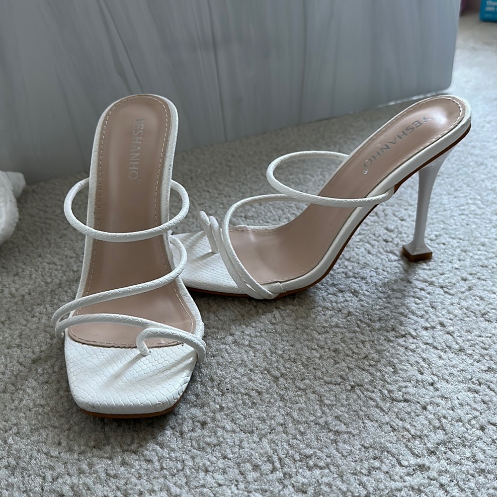 Worn 1 time! Beautiful white snake skin strappy sexy pumps modern